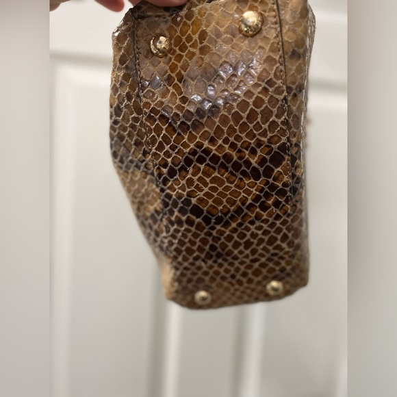 Michael Kors Harper
Sand Snake Leather Large
Tote Bag - Picture 11 of 13